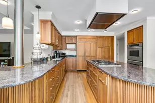 34 Lagrange St, Brookline, MA 02467 - Photo 9