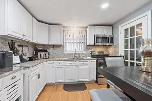 110-112 Everett St, Lawrence, MA 01843 - Photo 11