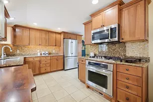 549 Summer St, Brockton, MA 02302 - Photo 5