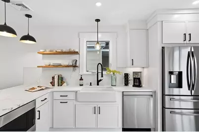 27 Laurel #27, Watertown, MA 02472 - Photo 7