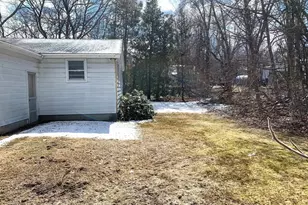 13 Greenhurst Ave, Fitchburg, MA 01420 - Photo 9