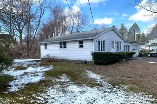 13 Greenhurst Ave, Fitchburg, MA 01420 - Photo 5