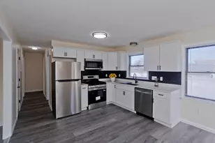 26 Dayton St, Chicopee, MA 01013 - Photo 3