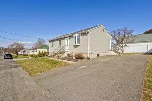 26 Dayton St, Chicopee, MA 01013 - Photo 35