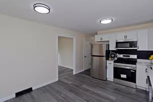 26 Dayton St, Chicopee, MA 01013 - Photo 5