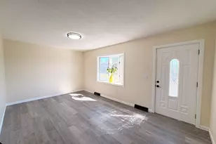 26 Dayton St, Chicopee, MA 01013 - Photo 7