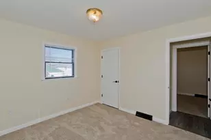 26 Dayton St, Chicopee, MA 01013 - Photo 23