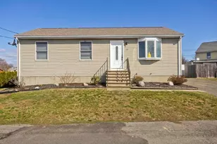 26 Dayton St, Chicopee, MA 01013 - Photo 1