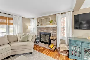 4 Eagle St, Boston, MA 02132 - Photo 9