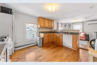 42 Jefferson St #3, Cambridge, MA 02141 - Photo 3