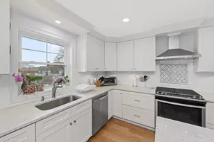 23 Orange St, Waltham, MA 02453 - Photo 13