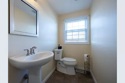 1017 Middlesex St #5, Lowell, MA 01851 - Photo 3