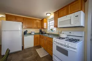 1017 Middlesex St, Lowell, MA 01851 - Photo 7