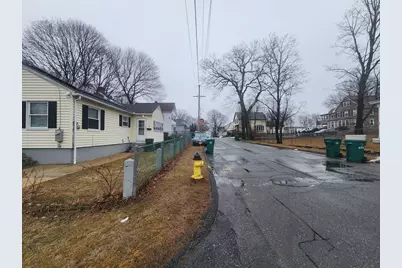 44 Cane St, Fitchburg, MA 01420 - Photo 3