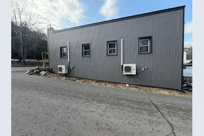 334 High St, Greenfield, MA 01301 - Photo 5
