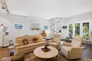 4 Coffin Ct, Newburyport, MA 01950 - Photo 17