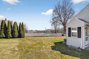 74 Granville St, Holyoke, MA 01040 - Photo 5