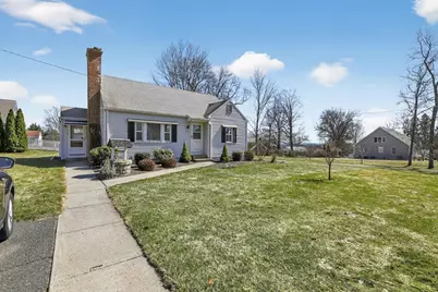 74 Granville St, Holyoke, MA 01040 - Photo 5