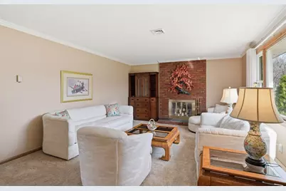64 Brookwood Dr, Longmeadow, MA 01106 - Photo 5