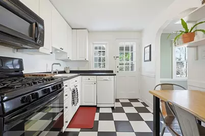 95 Rutland St, Watertown, MA 02472 - Photo 13