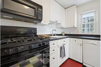 95 Rutland St, Watertown, MA 02472 - Photo 15