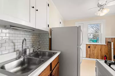 74 Myrtle St, Lynn, MA 01905 - Photo 15