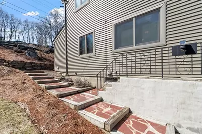 469 Lake Ave, Worcester, MA 01604 - Photo 11