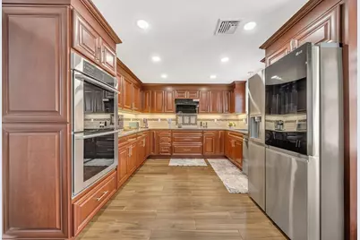 33 Old Farm Rd, Reading, MA 01867 - Photo 3