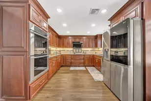 33 Old Farm Rd, Reading, MA 01867 - Photo 3