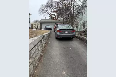 229 Jackson St, Lawrence, MA 01841 - Photo 9