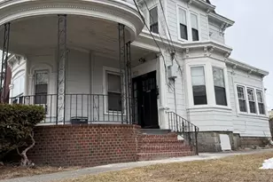 229 Jackson St, Lawrence, MA 01841 - Photo 3