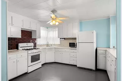 21 Chestnut St, Woburn, MA 01801 - Photo 9