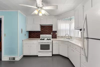 21 Chestnut St, Woburn, MA 01801 - Photo 23