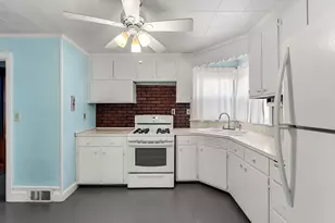 21 Chestnut St, Woburn, MA 01801 - Photo 23