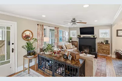 19 Orpheum Ave, East Longmeadow, MA 01028 - Photo 9