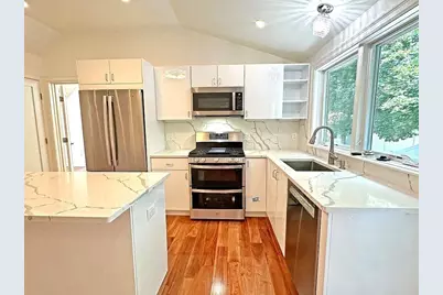 32 Salisbury Rd #32, Newton, MA 02458 - Photo 7