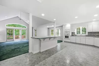300 Pinehurst Drive #300, East Longmeadow, MA 01028 - Photo 9