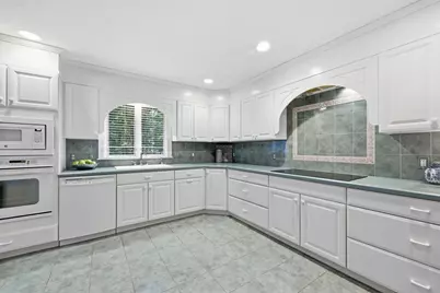 300 Pinehurst Drive #300, East Longmeadow, MA 01028 - Photo 7