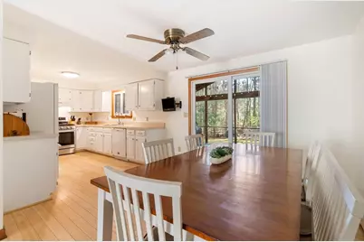 37 Stuart Rd, Rochester, MA 02770 - Photo 9