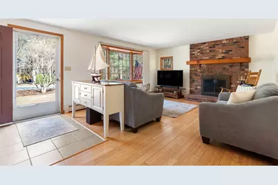 37 Stuart Rd, Rochester, MA 02770 - Photo 3