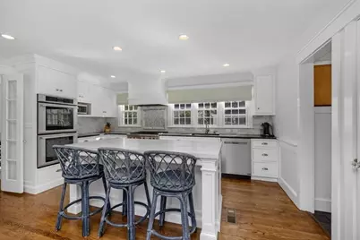 25 Irving St, Hingham, MA 02043 - Photo 5