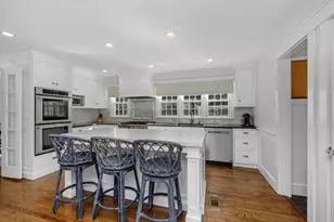 25 Irving St, Hingham, MA 02043 - Photo 5
