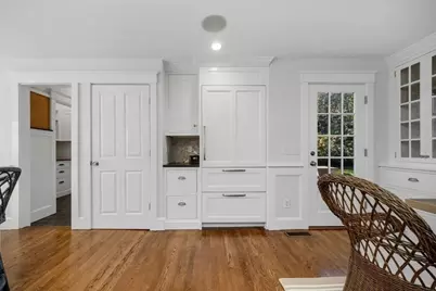25 Irving St, Hingham, MA 02043 - Photo 7