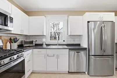 7 Sapphire Ave, Marblehead, MA 01945 - Photo 9