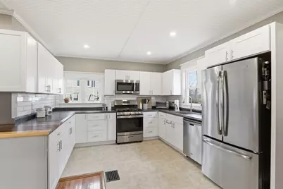 7 Sapphire Ave, Marblehead, MA 01945 - Photo 7