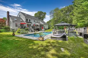 25 Howe St, Medway, MA 02053 - Photo 33