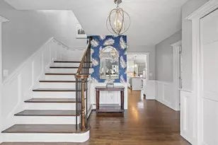 25 Howe St, Medway, MA 02053 - Photo 3