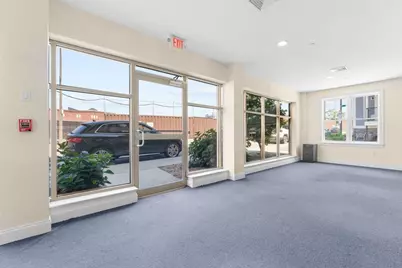 637 E 1st St, Boston, MA 02127 - Photo 5