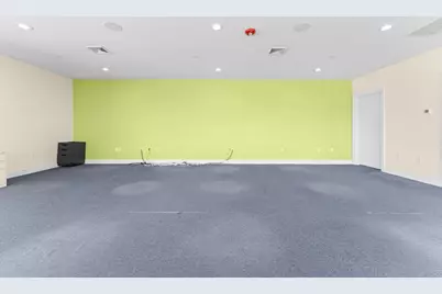 637 E 1st St, Boston, MA 02127 - Photo 11