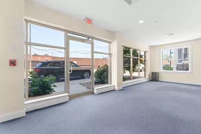 637 E 1st St, Boston, MA 02127 - Photo 5